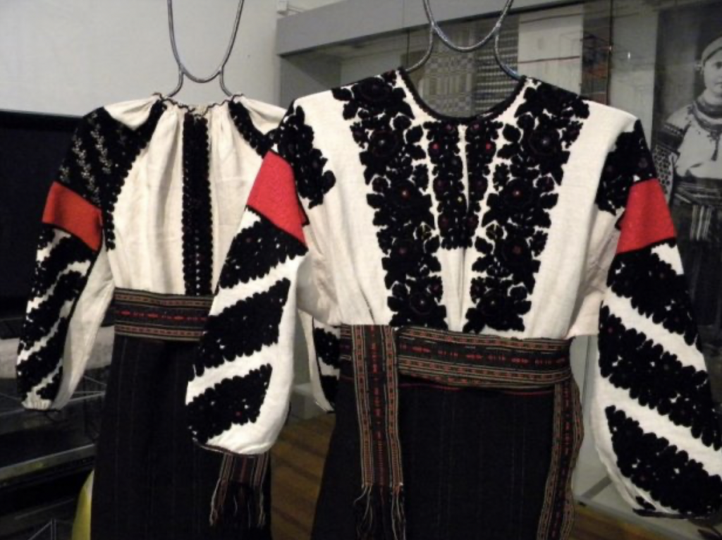 Орнаменти вишиванок різних регіонів України by Khrystyna Husak - Ourboox.com