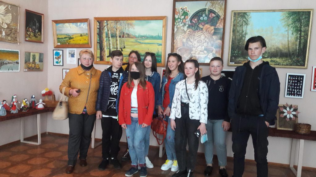 Книга наших шкільних років. Останній дзвінок 2022 by Оксана Анатоліївна Мартинюк вчитель зарубіжної літератури Перерослівського ліцею - Ourboox.com