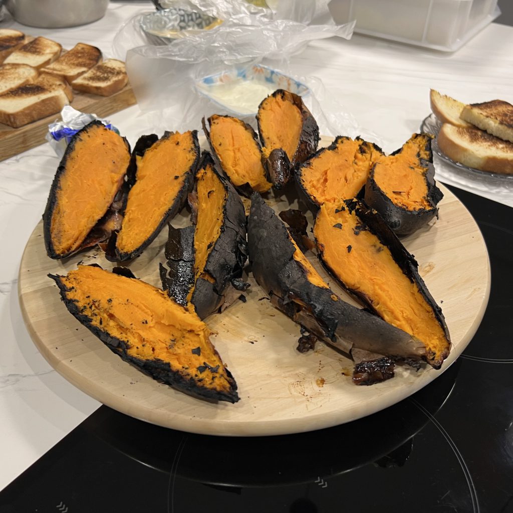 Bar Cooks up a Pizza Storm by Mel Rosenberg - מל רוזנברג - Ourboox.com