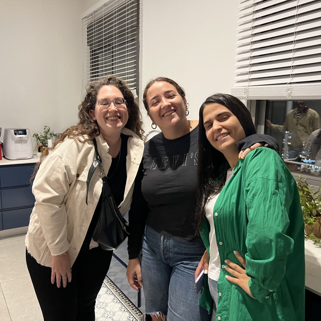 Bar Cooks up a Pizza Storm by Mel Rosenberg - מל רוזנברג - Ourboox.com