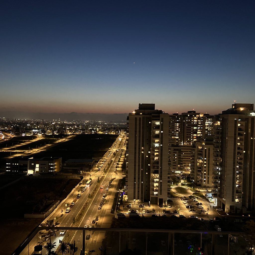 Bar Cooks up a Pizza Storm by Mel Rosenberg - מל רוזנברג - Ourboox.com