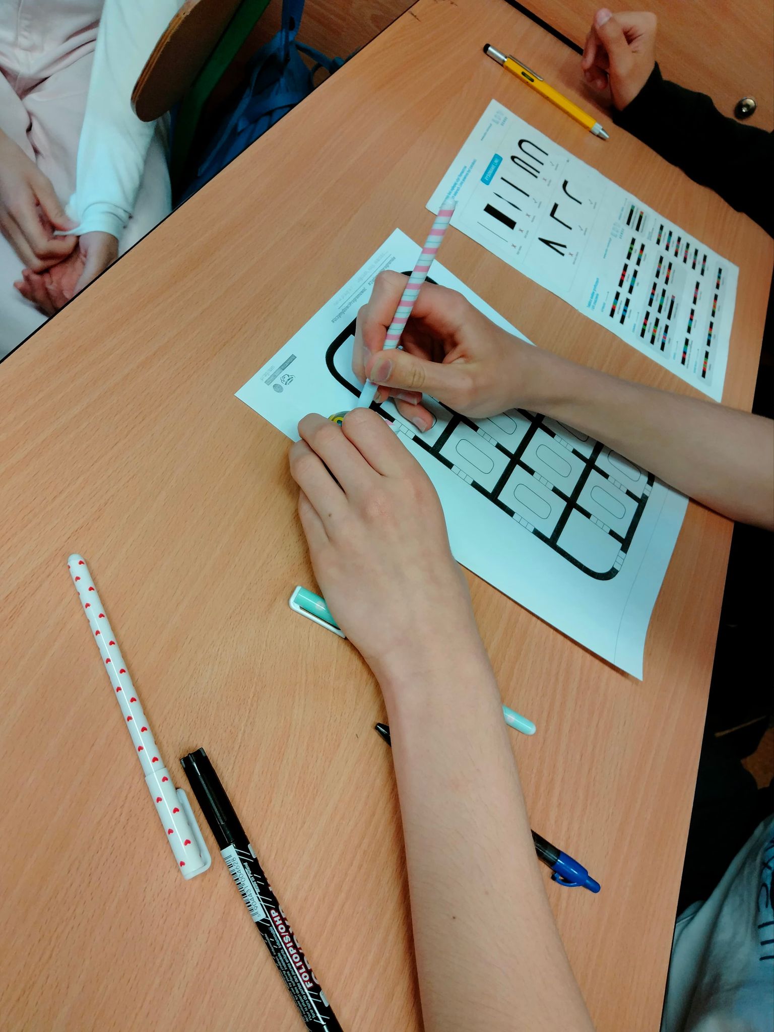 Korytarze- otwarte drzwi dla wędrówek zwierząt by KINGA CICHOWICZ - Ourboox.com