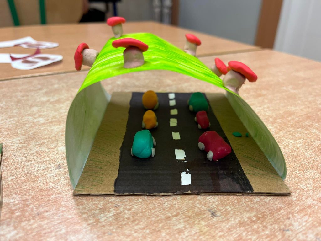 Korytarze- otwarte drzwi dla wędrówek zwierząt by KINGA CICHOWICZ - Ourboox.com