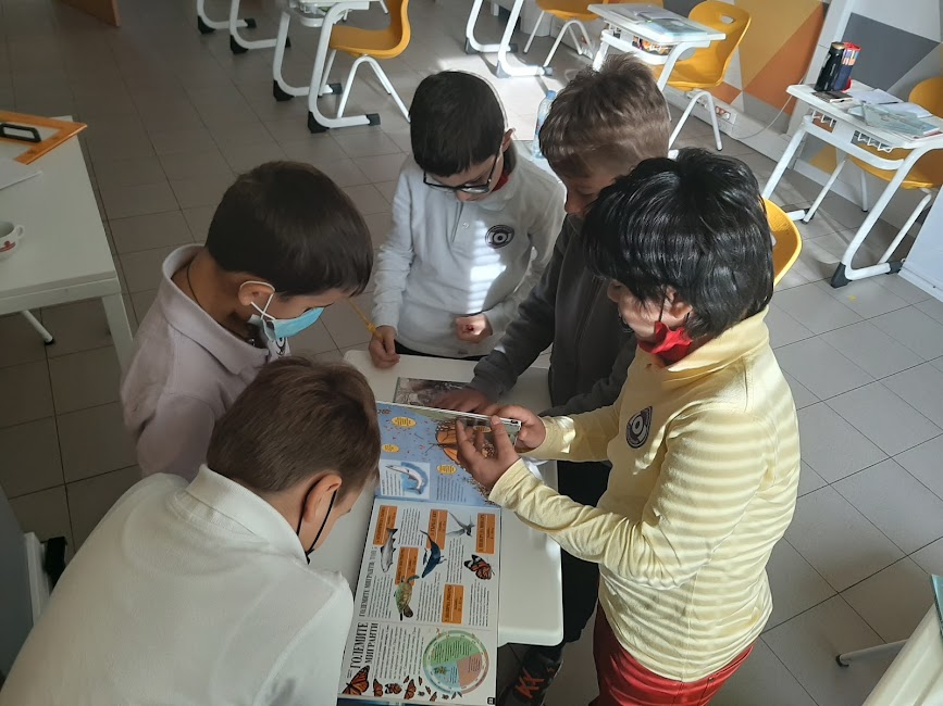 Четяхме и учехме заедно