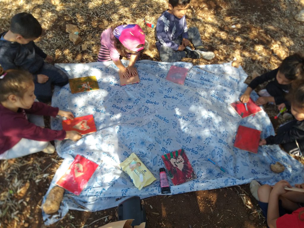 رحلة فنونيه by Fatmesaadi - Illustrated by فاطمه سعدي - Ourboox.com