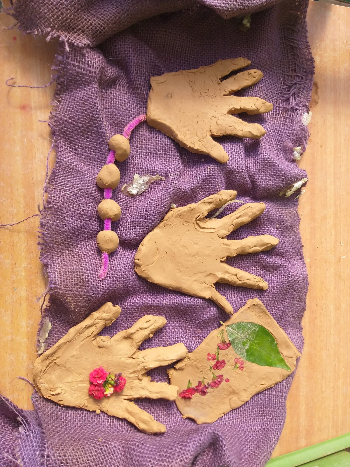 رحلة فنونيه by Fatmesaadi - Illustrated by فاطمه سعدي - Ourboox.com