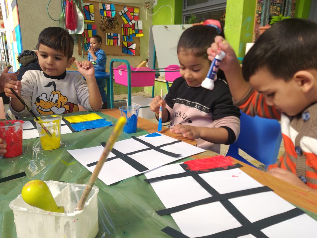 رحلة فنونيه by Fatmesaadi - Illustrated by فاطمه سعدي - Ourboox.com