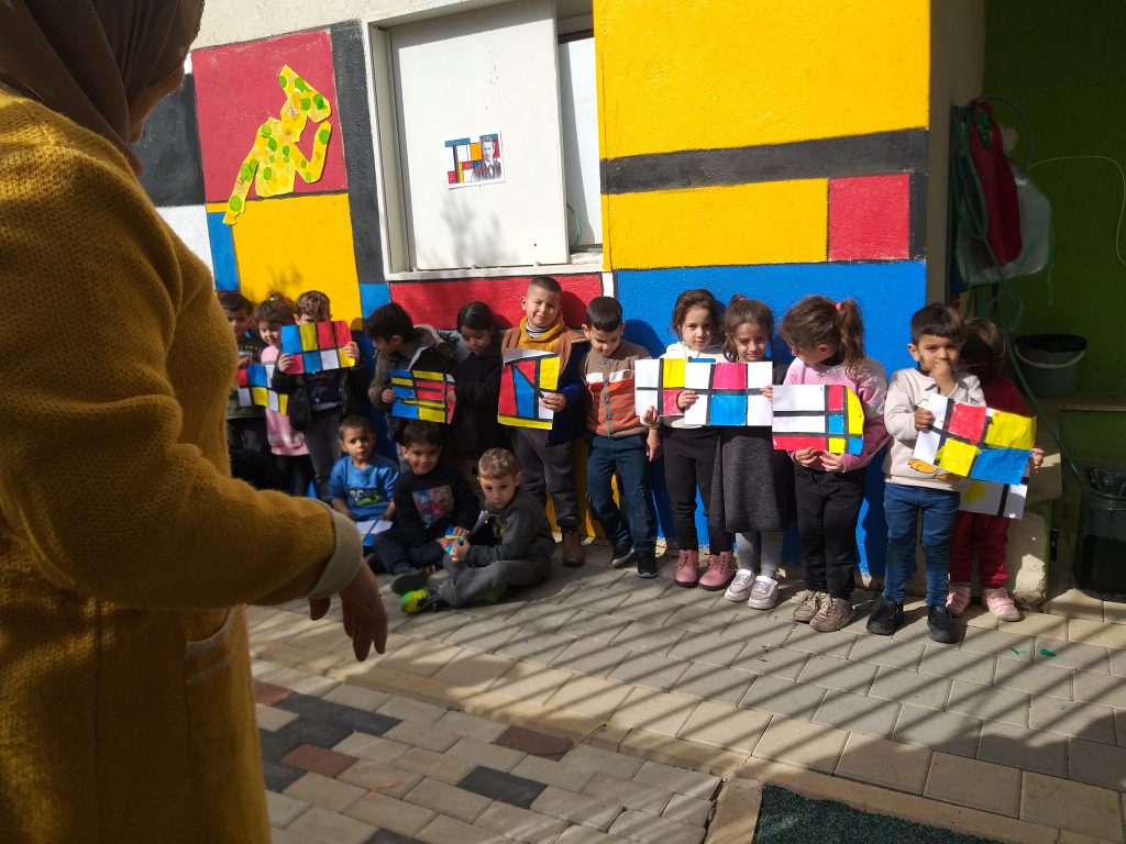 رحلة فنونيه by Fatmesaadi - Illustrated by فاطمه سعدي - Ourboox.com