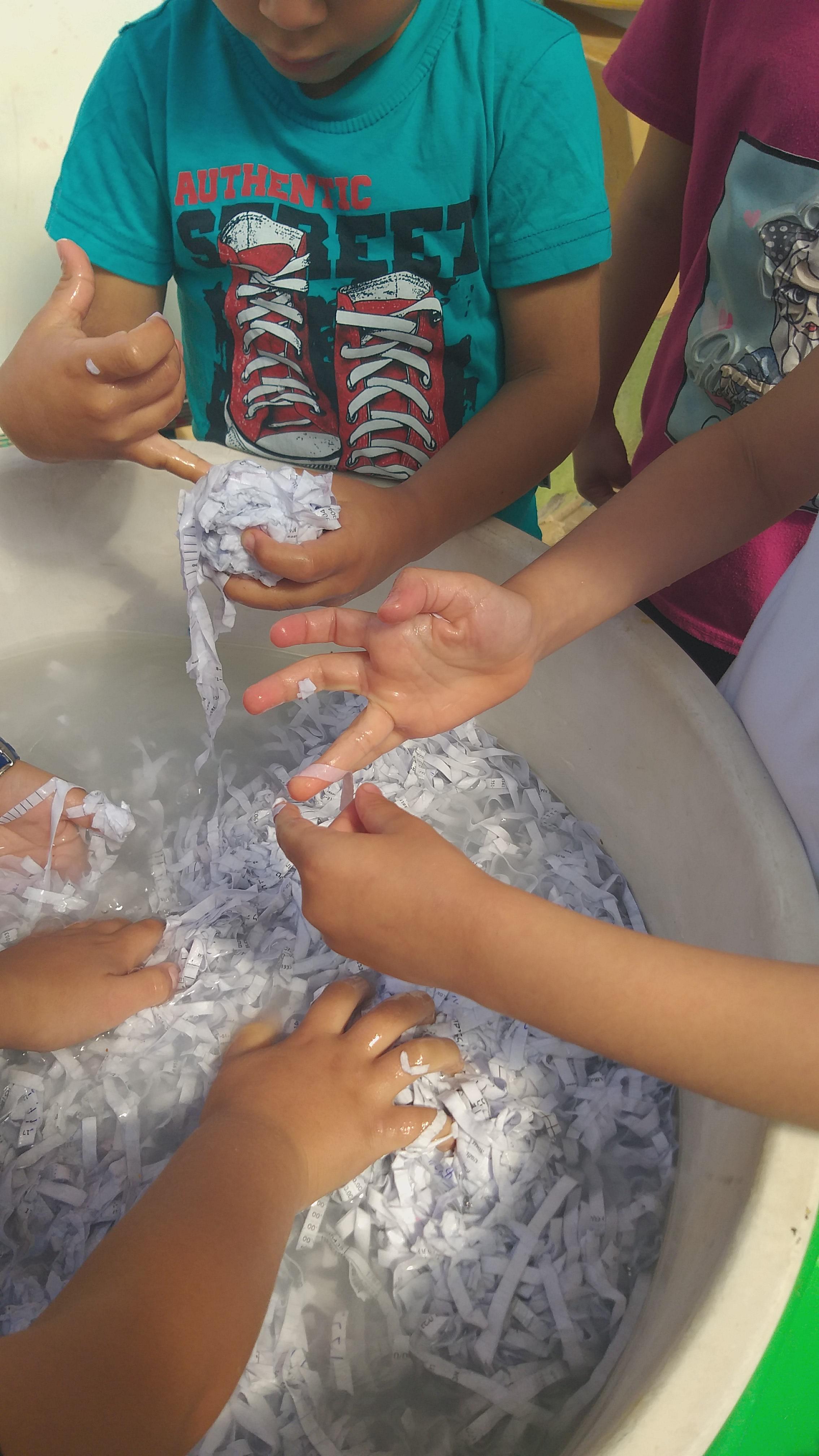 رحلة فنونيه by Fatmesaadi - Illustrated by فاطمه سعدي - Ourboox.com