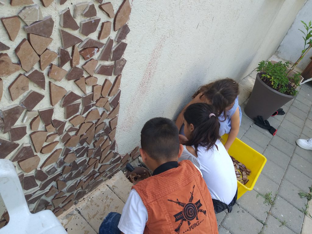 رحلة فنونيه by Fatmesaadi - Illustrated by فاطمه سعدي - Ourboox.com