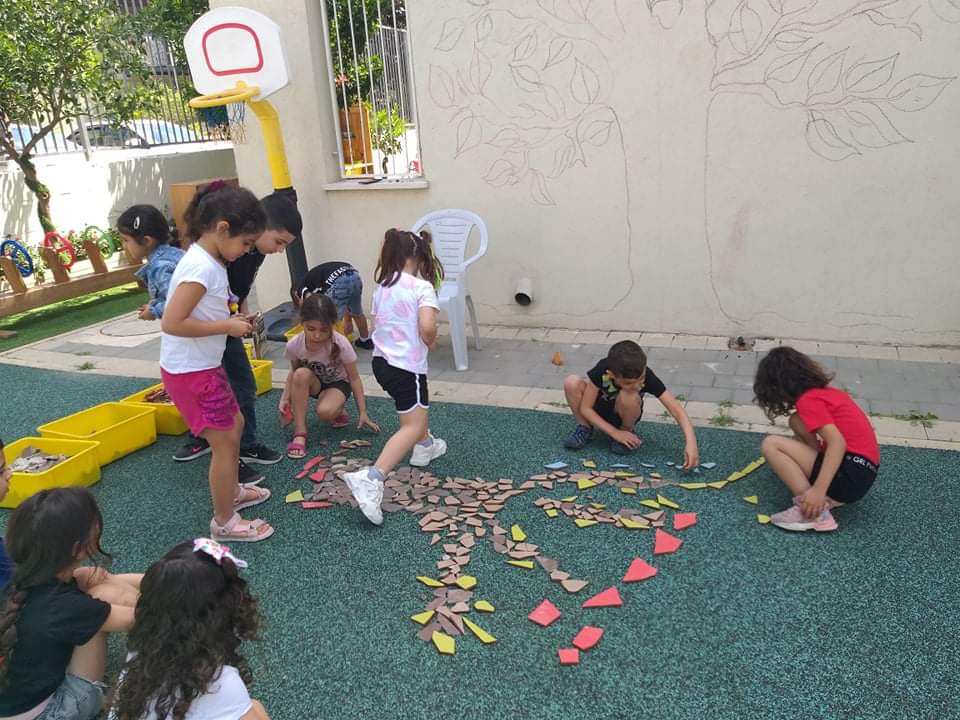 رحلة فنونيه by Fatmesaadi - Illustrated by فاطمه سعدي - Ourboox.com