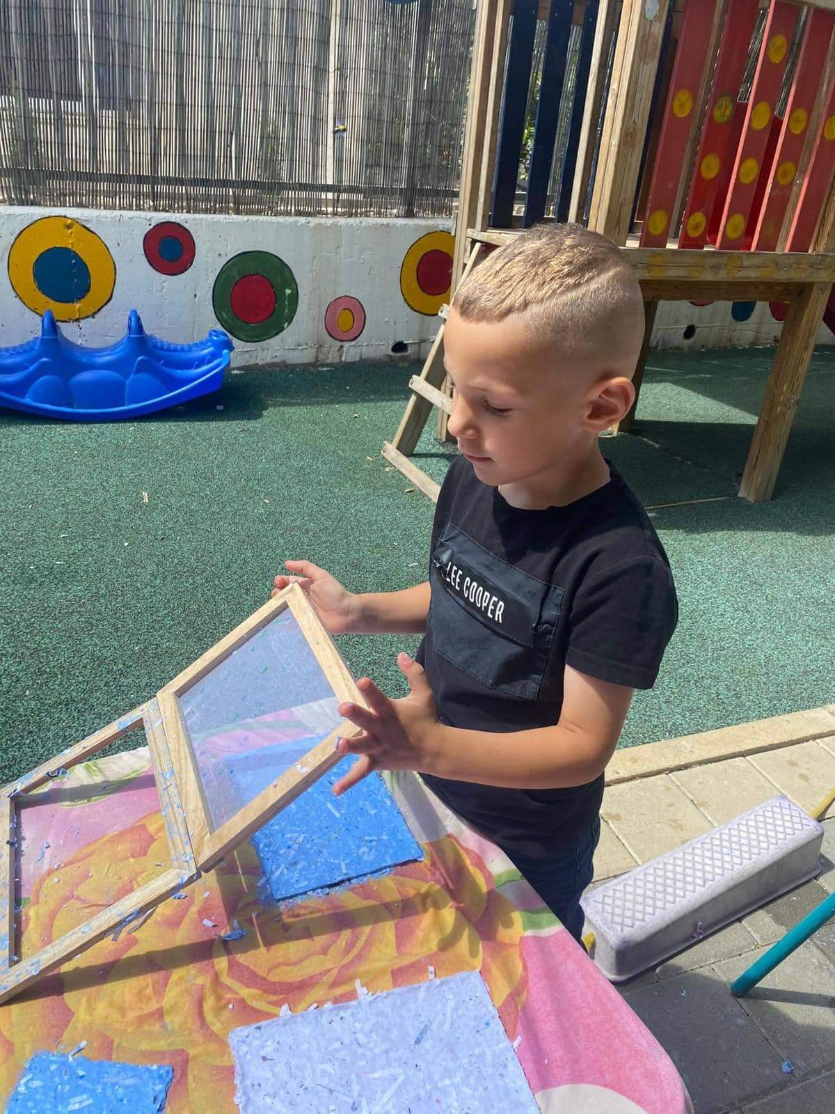 رحلة فنونيه by Fatmesaadi - Illustrated by فاطمه سعدي - Ourboox.com