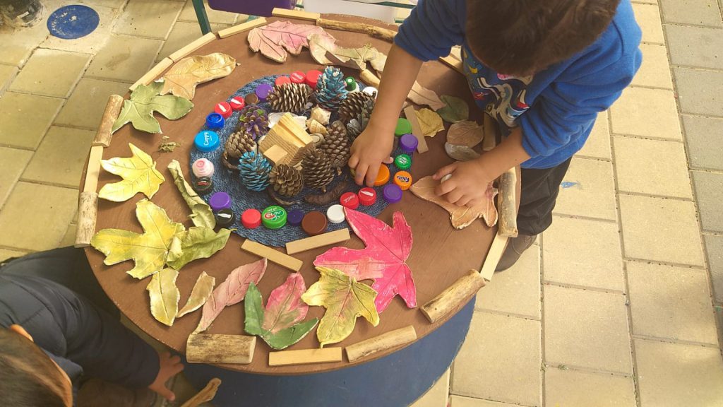 رحلة فنونيه by Fatmesaadi - Illustrated by فاطمه سعدي - Ourboox.com