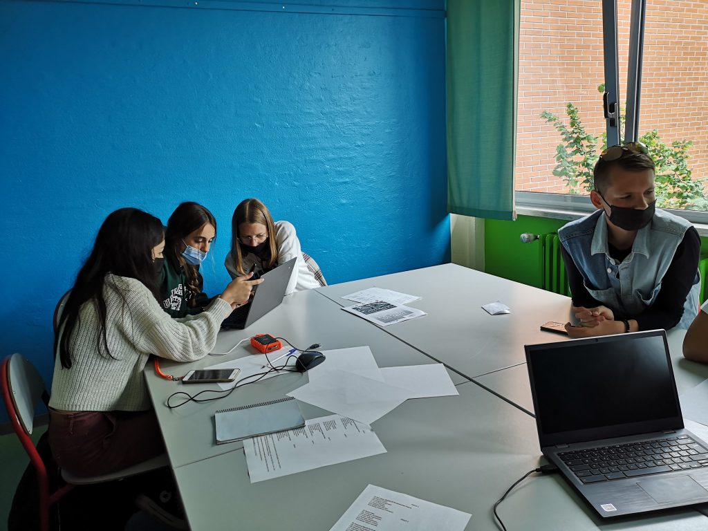 Erasmus by Elena - Ourboox.com