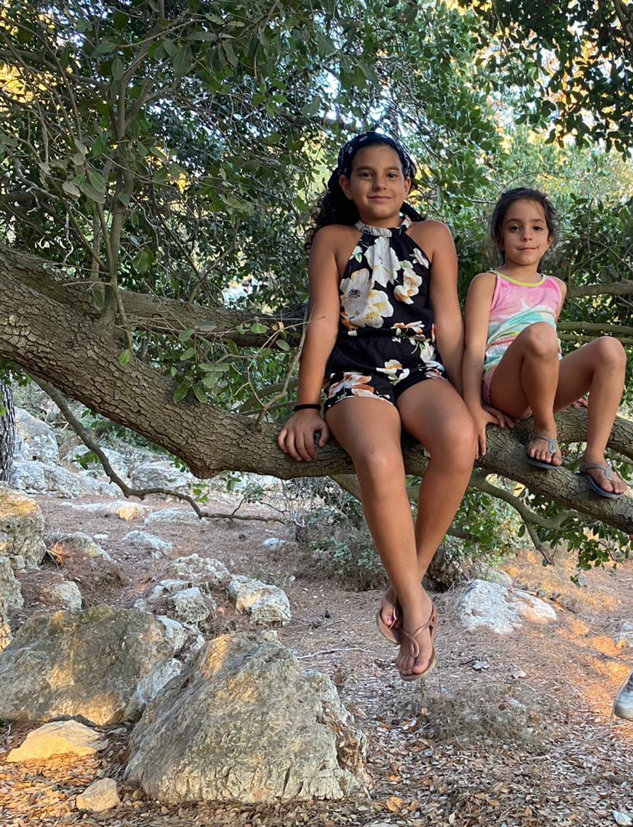 الربيع يداعب مرح وفرح by kadado reem - Ourboox.com