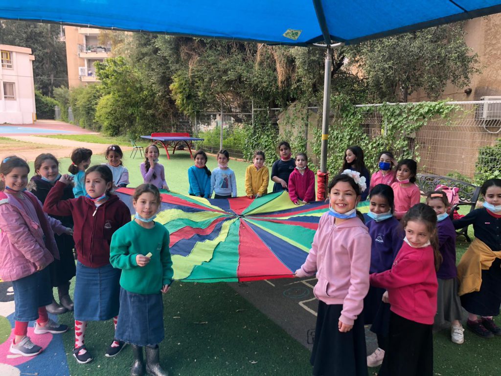 מתמטיכיף ב’ בנות החמודות by maayan shabtay - Ourboox.com