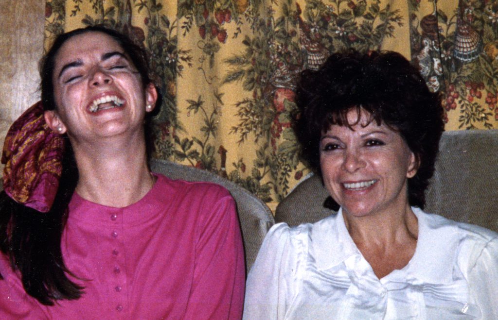 Isabel Allende cuenta su vida by Profavero - Illustrated by Maddalena Favero - Ourboox.com