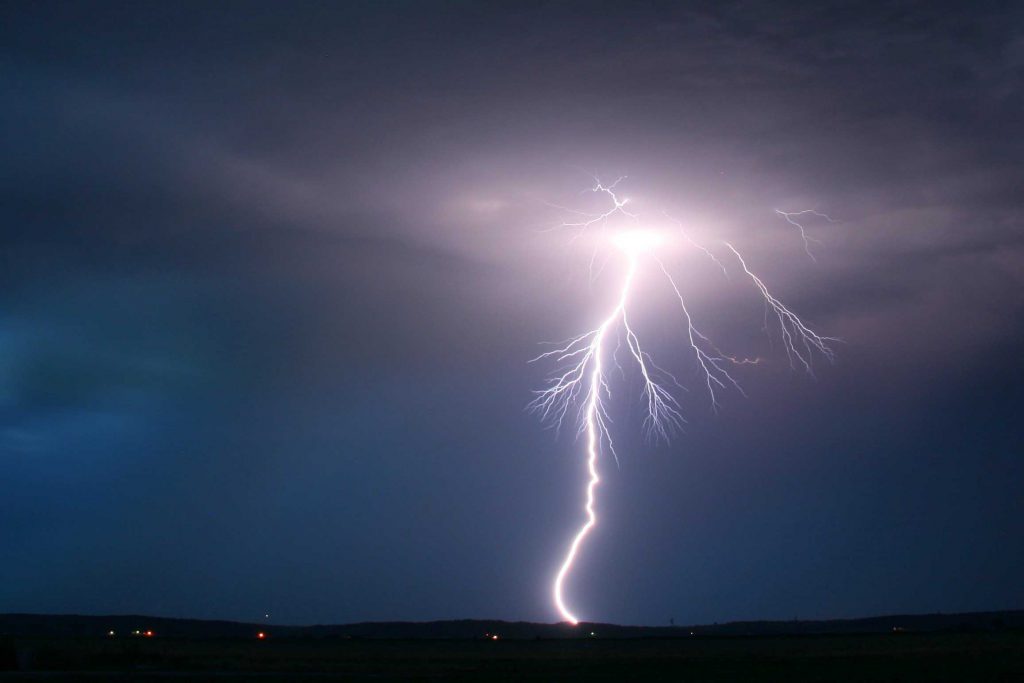 البرق سحابة ارض by mohammad kaddi - Ourboox.com