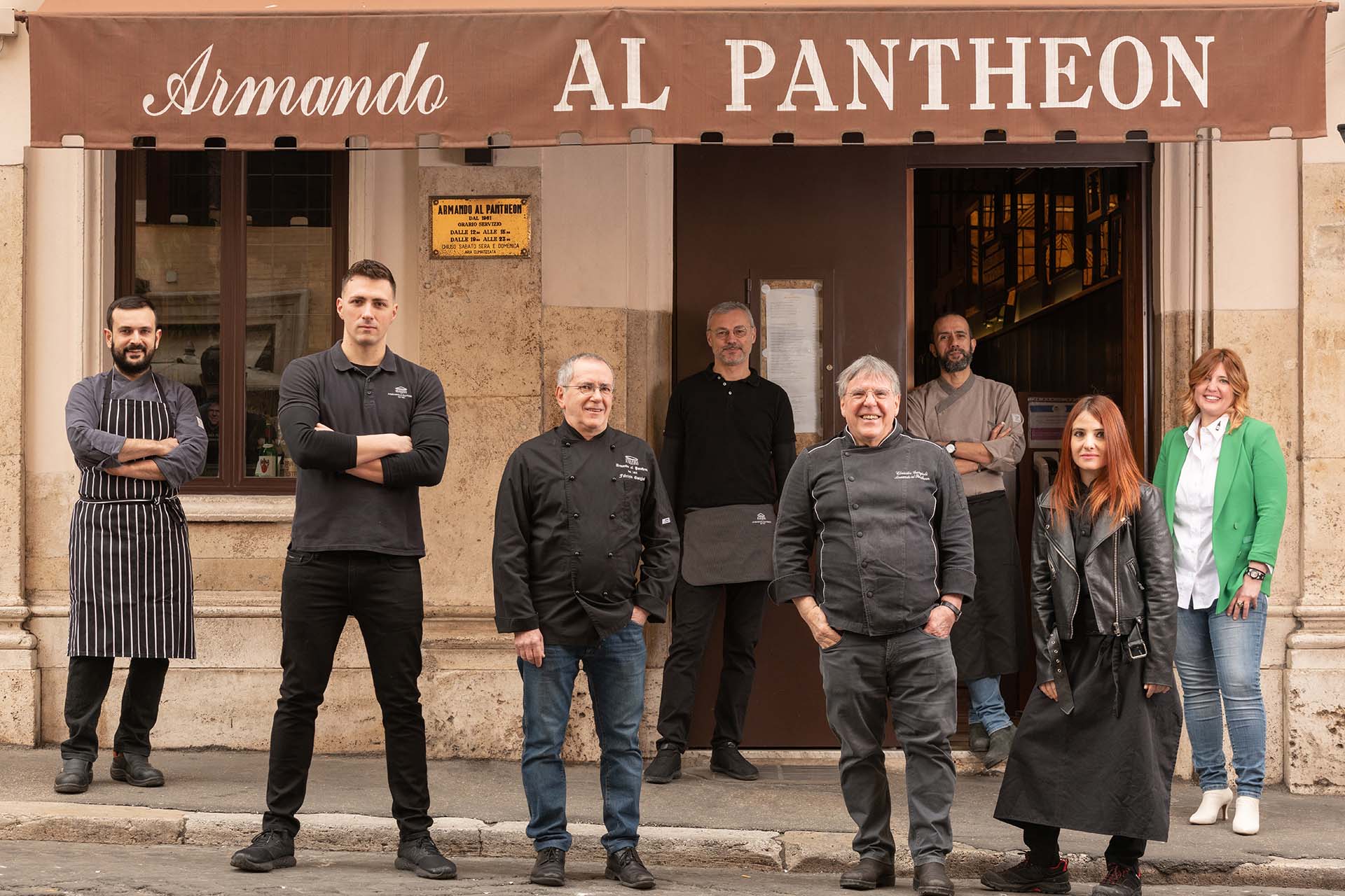 Restaurants in Italy by Birgül Aylin Deniz - Illustrated by Venue Tour Organization - Ourboox.com