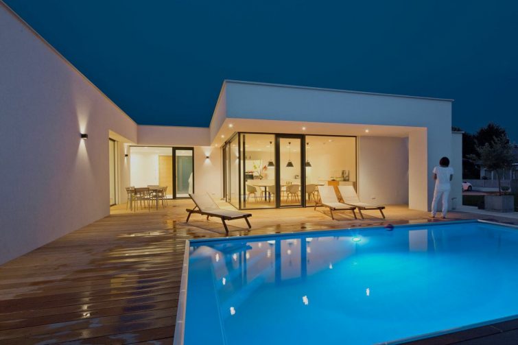 Professionellt Bygg prisvärd pool på budget by Pool Time - Ourboox.com