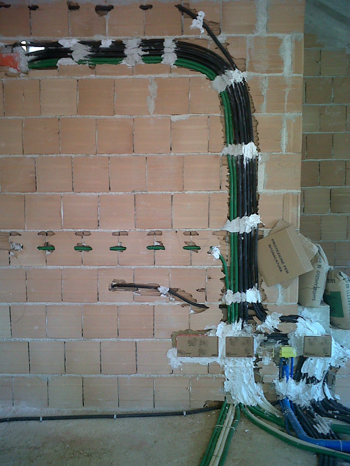 prova by Christian Varsalona - Ourboox.com