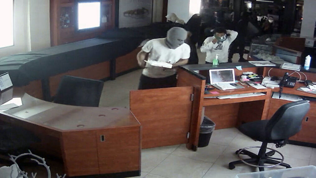 Traitors Amongus by heng fan - Ourboox.com