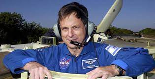 אילן רמון by amitbenamotz - Ourboox.com