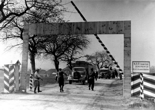 Traitors Amongus by heng fan - Ourboox.com