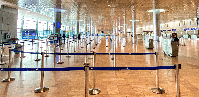 Airport life by Yuval Aspis - Ourboox.com