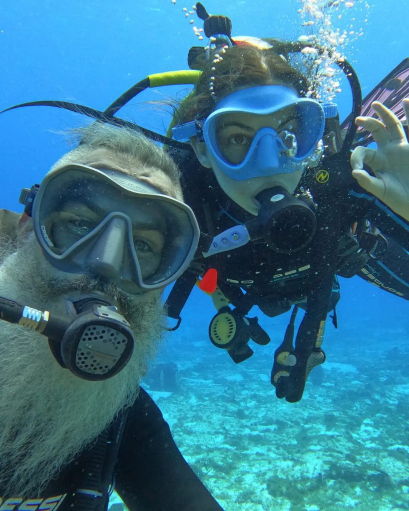 Under The Sea by mor goldstein - Ourboox.com