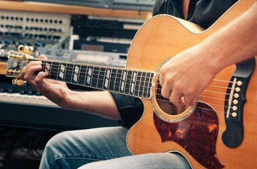 How to play hot cross buns on guitar by Aiden Eshom - Illustrated by Your mother - Ourboox.com