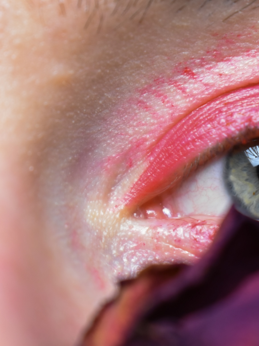 Femininity & Flowers by Amber Bradley by Amber Bradley - Ourboox.com