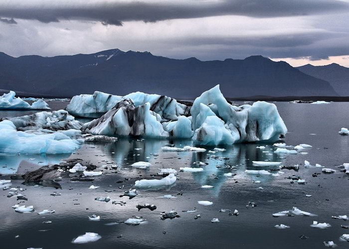 L’INQUINAMENTO DEL MARE by Josuè - Illustrated by EBooK di Josuè Federico e Andrea Bucaria - Ourboox.com