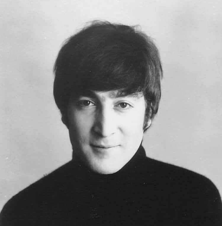 John lennon by Oriel bar - Ourboox.com