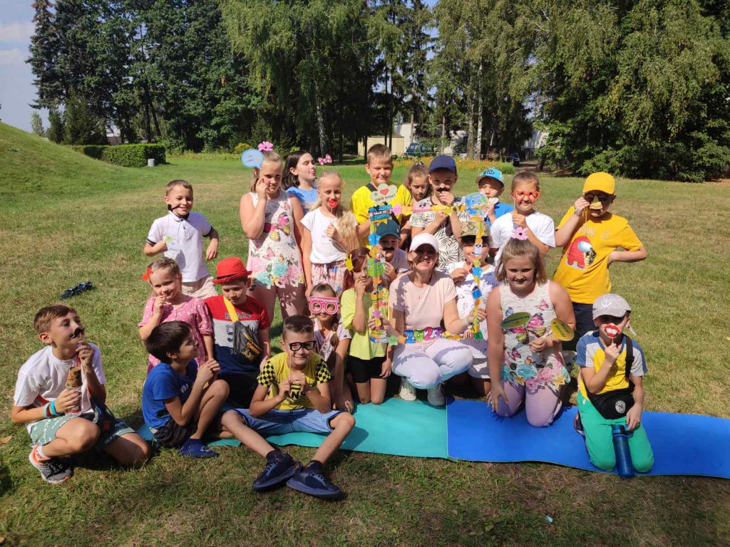 ВИХОВНА РОБОТА by larysa  - Illustrated by ЛАРИСА  ЯЦЕНКО  - Ourboox.com