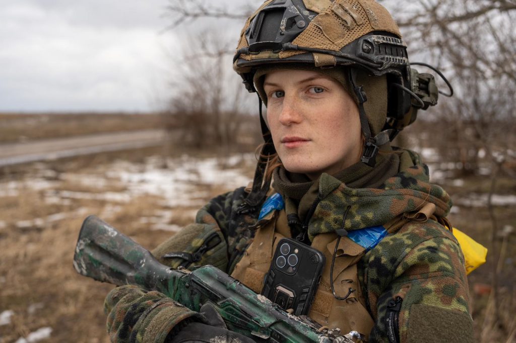 “ЖІНКИ З ЖОВТО БЛАКИТНИМ СЕРЦЕМ” by Nadia Vlasenko - Ourboox.com