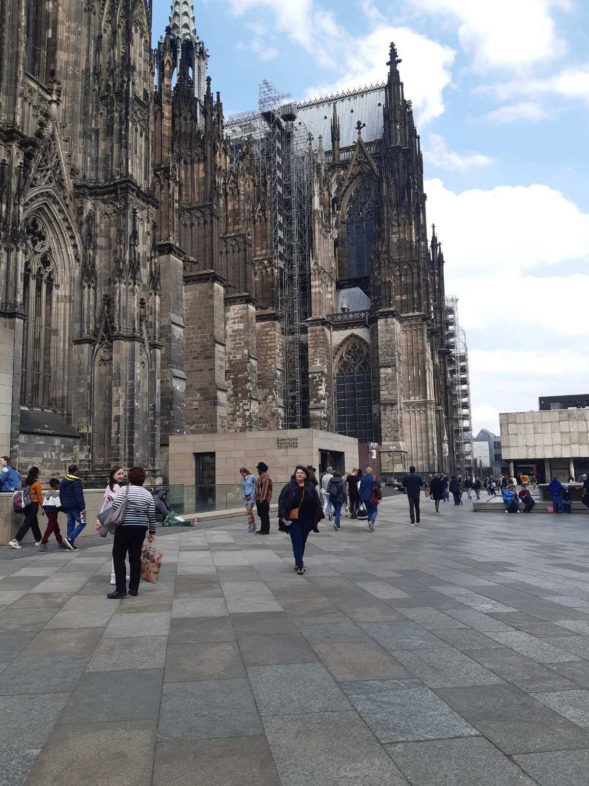 Мистецтво 11 клас by Nataliya  - Illustrated by   Віртуальна подорож.  Кельнський собор. Німеччина - Ourboox.com