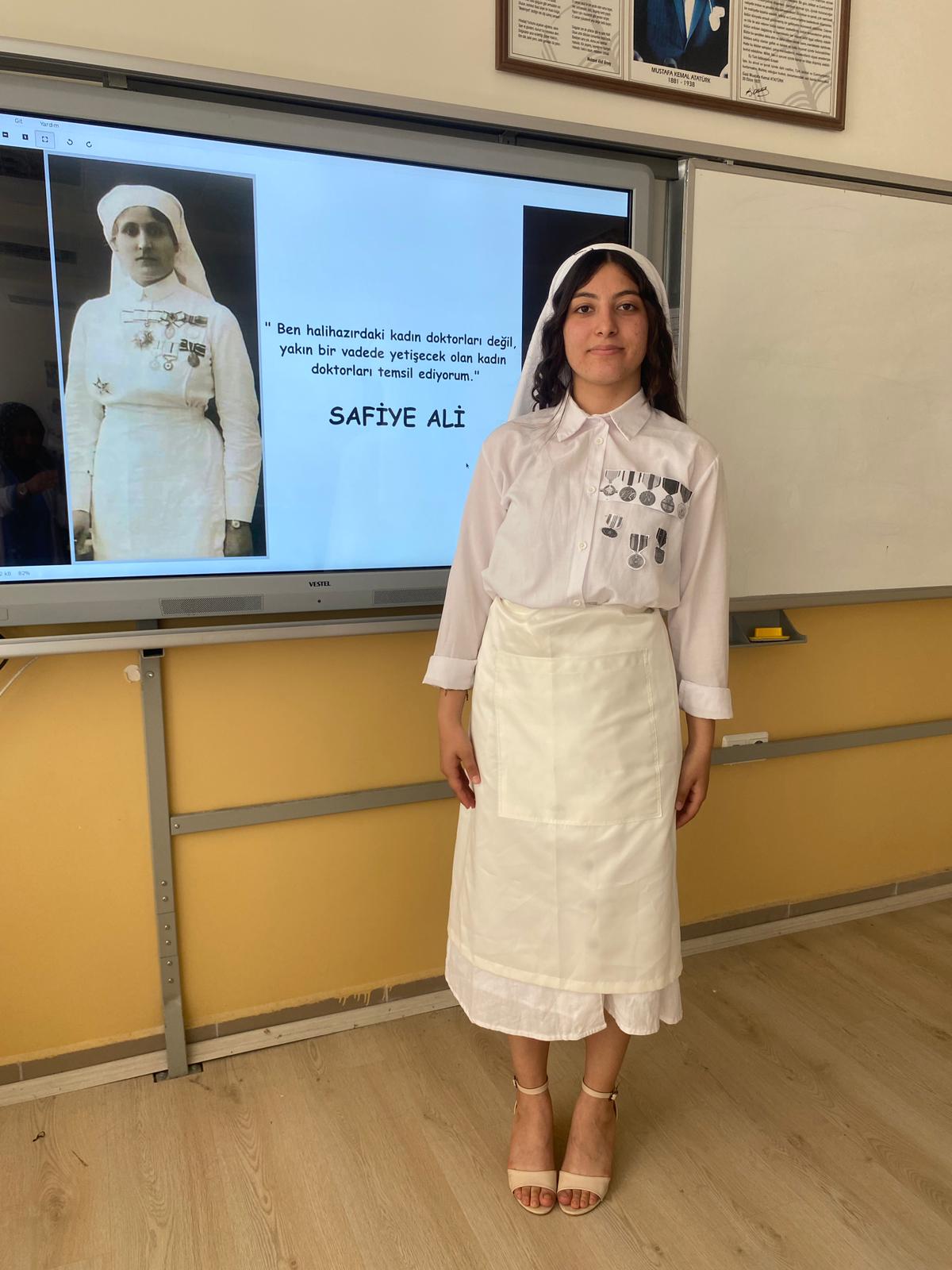 ÖRNEK ŞAHSİYETLER HAYAT BULSUN ! by mrym  - Ourboox.com