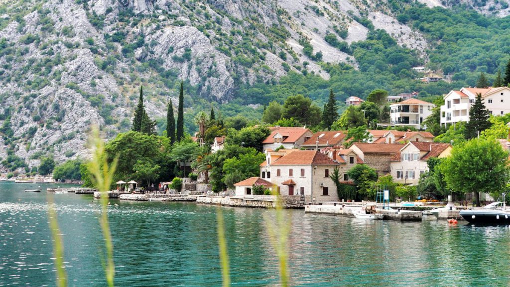 Montenegro Journal by Büşra Işık - Illustrated by Büşra Işık & Sesil Azra Demir - Ourboox.com