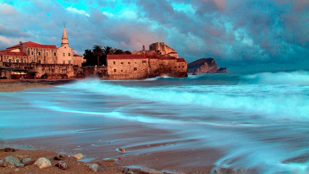 Montenegro Journal by Büşra Işık - Illustrated by Büşra Işık & Sesil Azra Demir - Ourboox.com