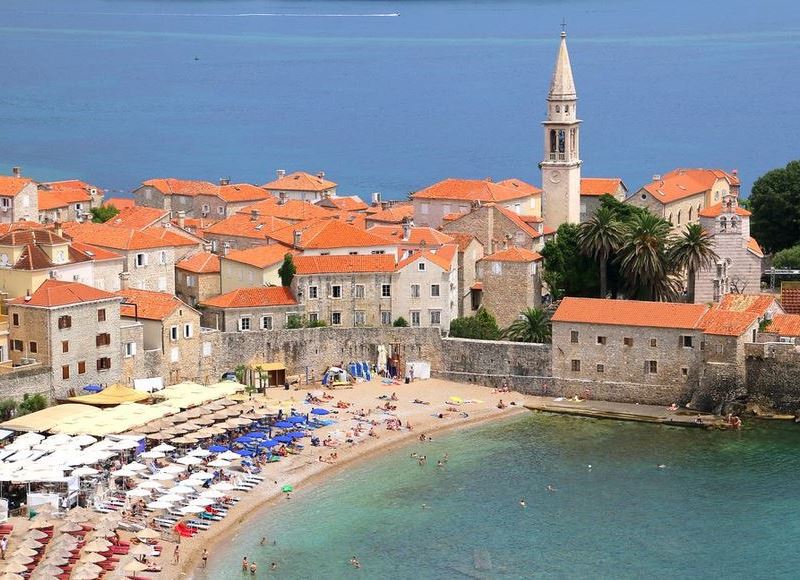 Montenegro Journal by Büşra Işık - Illustrated by Büşra Işık & Sesil Azra Demir - Ourboox.com