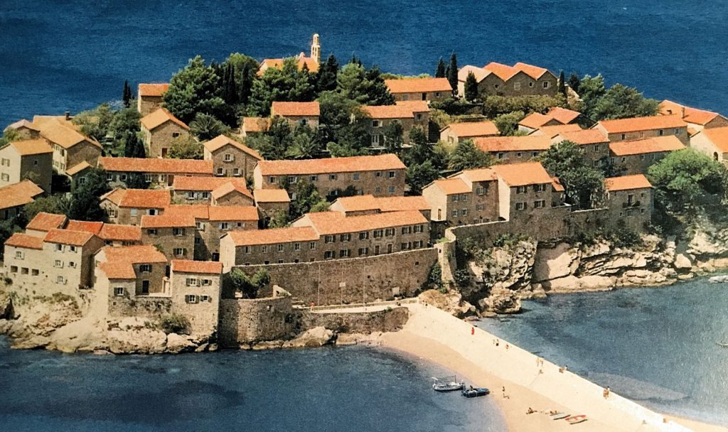 Montenegro Journal by Büşra Işık - Illustrated by Büşra Işık & Sesil Azra Demir - Ourboox.com