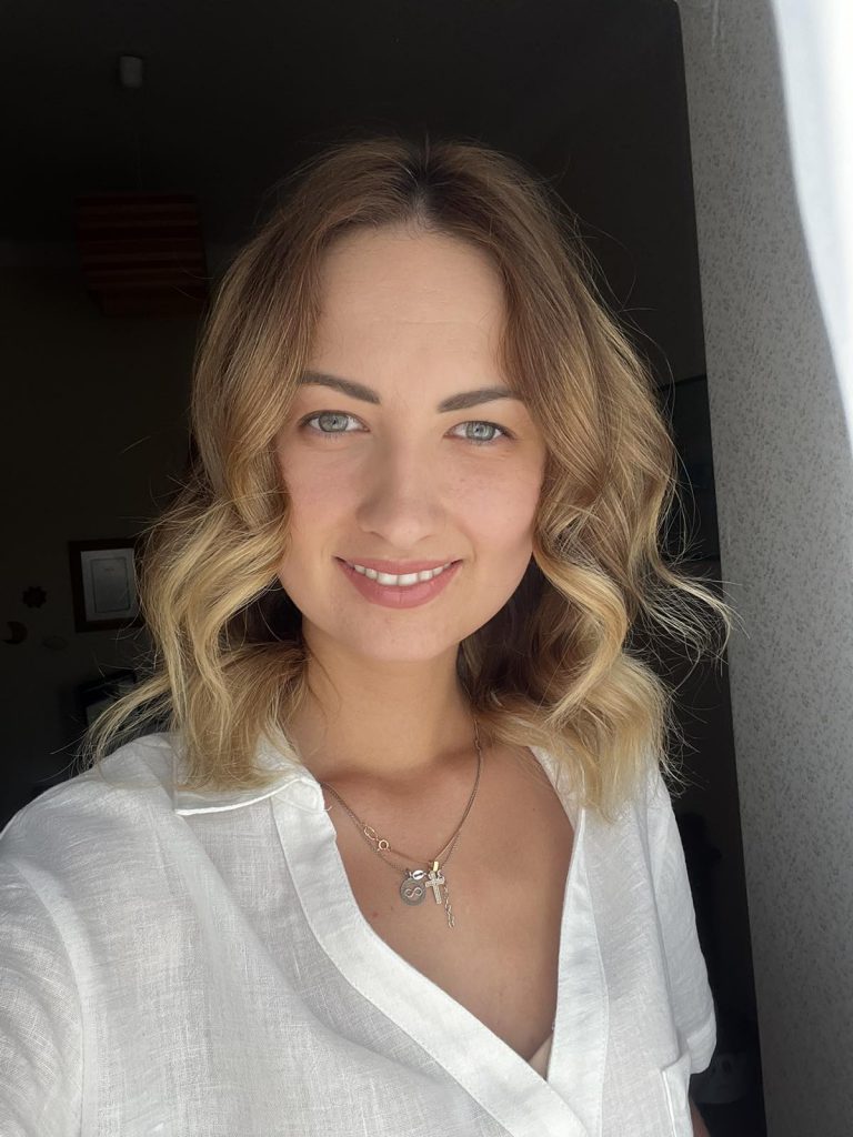 Messi和Ronaldo的故事 by Nazar - Ourboox.com