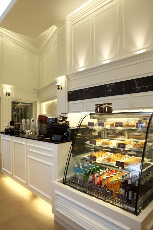 Khaosan Palace Hotel by Fakhri Taha 21902770 - Ourboox.com