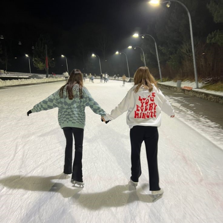 “Як я готуюсь до новорічних свят” Олександра Мисько та Дар’я Виджак by Oleksandra Mysko - Ourboox.com