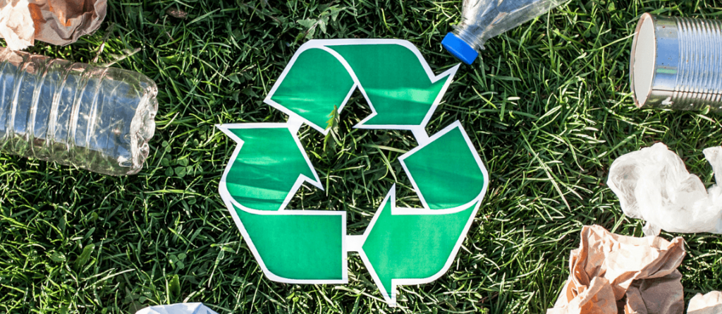 Пласмасата в живота by Nikol Petrova - Illustrated by Никол Петрова и Теодора Груева - Ourboox.com