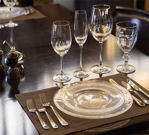 Сервірування столів для різних видів обслуговування by Tatiana Mazur - Illustrated by Мазур Тетяна Іванівна, викладач КЗО "НПЛ" ДОР"" - Ourboox.com