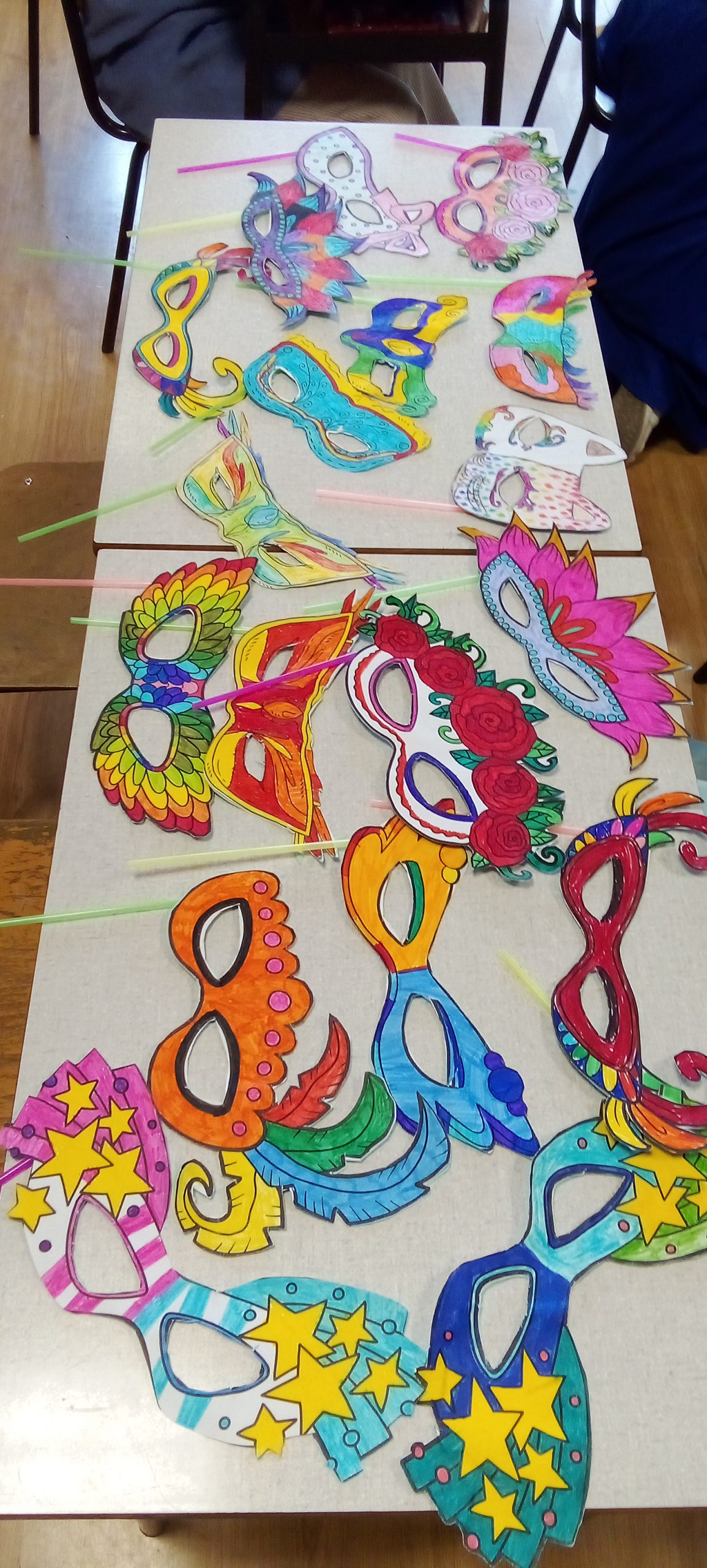 Carnival party! by Elisa Ciotti - Illustrated by 3B Direzione Didattica secondo circolo Marsciano Ammeto 2023/2024 - Ourboox.com