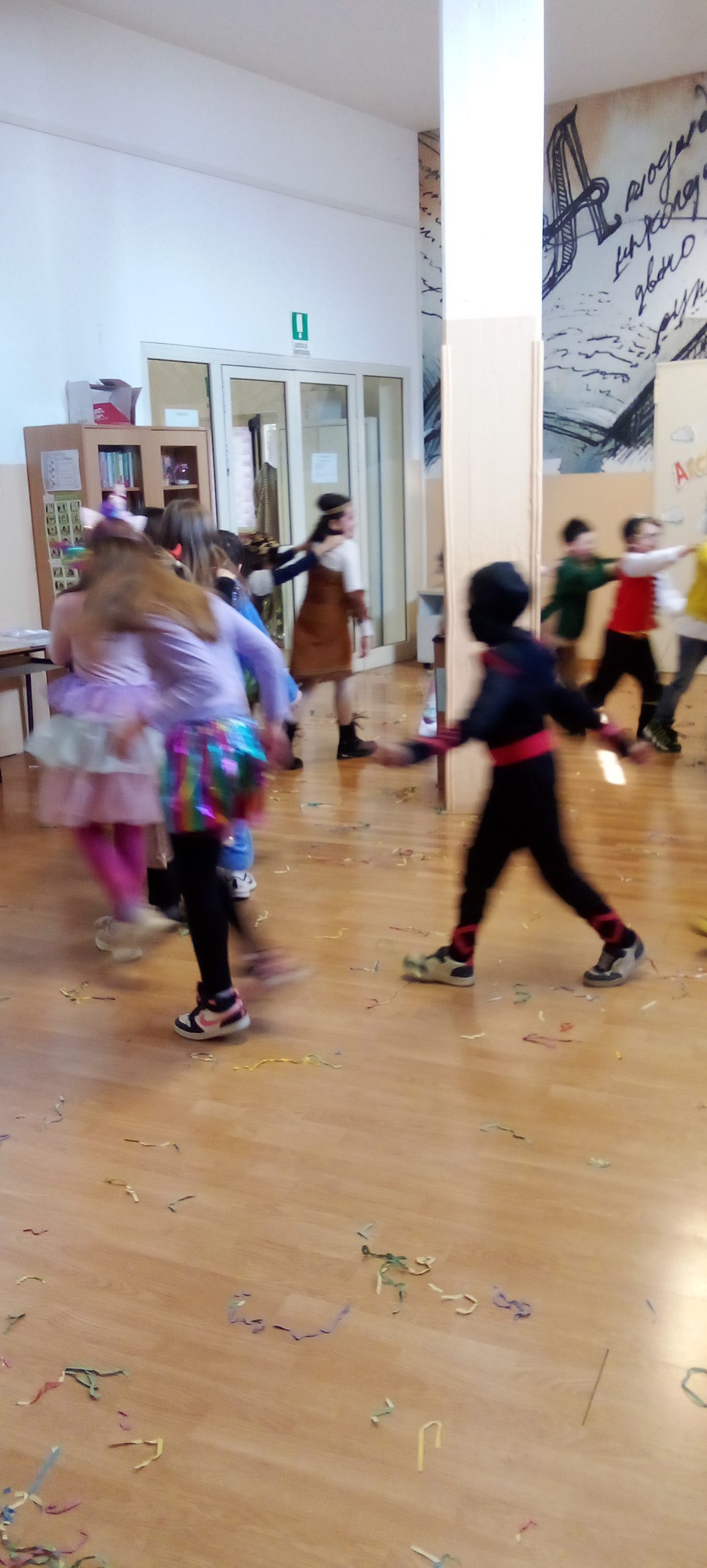 Carnival party! by Elisa Ciotti - Illustrated by 3B Direzione Didattica secondo circolo Marsciano Ammeto 2023/2024 - Ourboox.com