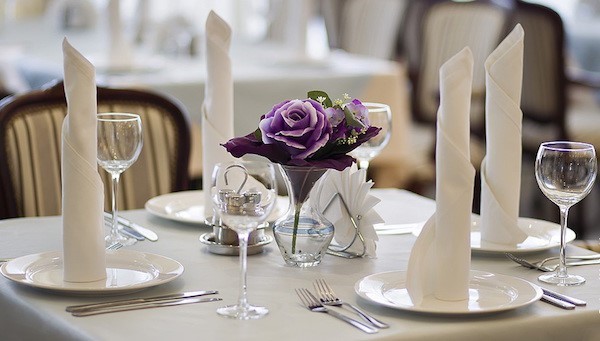 Сервірування столів для різних видів обслуговування by Tatiana Mazur - Illustrated by Мазур Тетяна Іванівна, викладач КЗО "НПЛ" ДОР"" - Ourboox.com